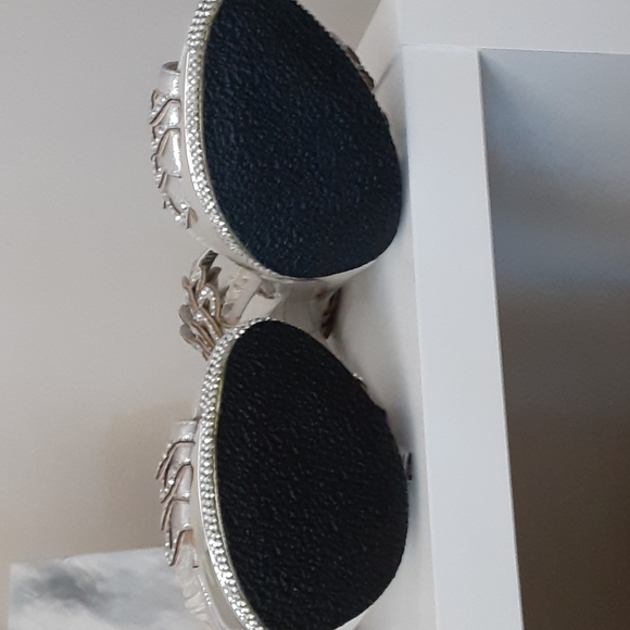 Heels - Picture 4 of 5